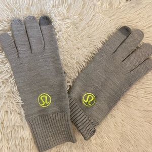 Brand new unworn Lululemon mittens